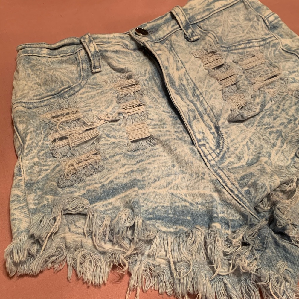 Aphrodite Shorts - Picture 3 of 3